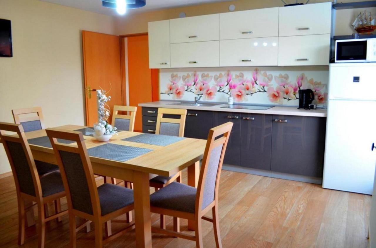 Chalupa Riviera A Apartmany Riviera - Liptov Besenova รูชอมแบรอค ภายนอก รูปภาพ
