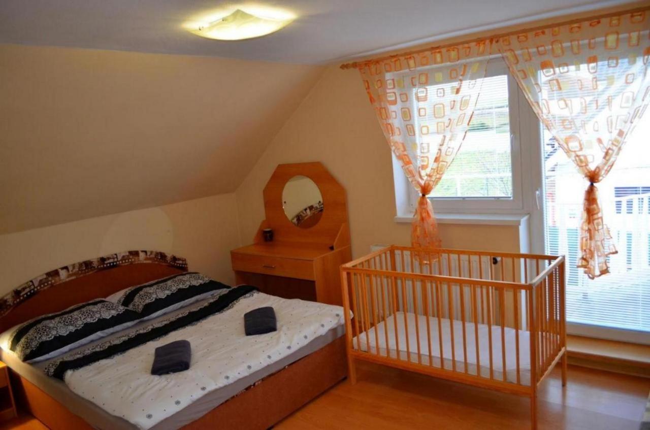 Chalupa Riviera A Apartmany Riviera - Liptov Besenova รูชอมแบรอค ภายนอก รูปภาพ