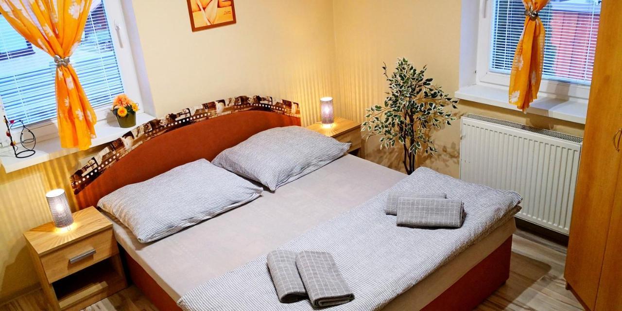 Chalupa Riviera A Apartmany Riviera - Liptov Besenova รูชอมแบรอค ภายนอก รูปภาพ